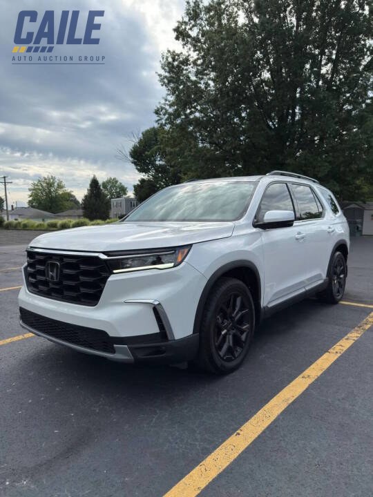 2025 Honda Pilot Touring FWD 8-Passenger