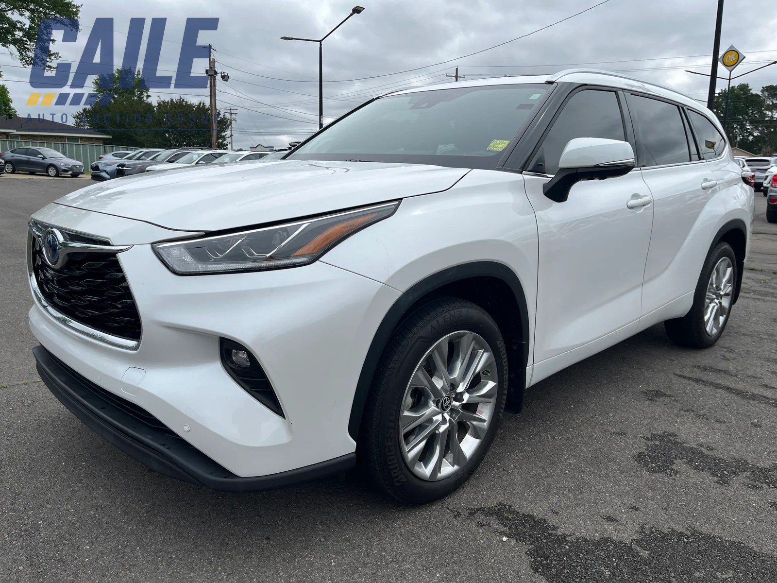 2024 Toyota Highlander Hybrid Limited FWD